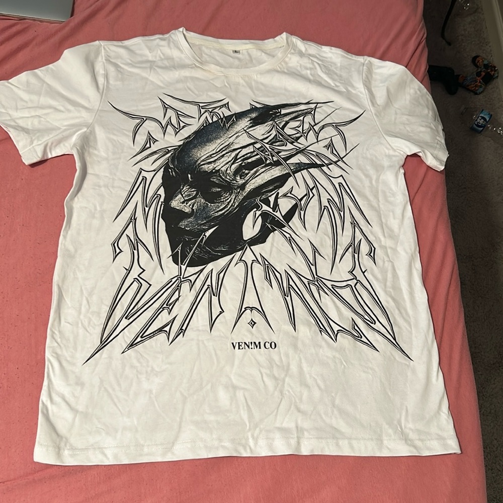Venim co graphic tee